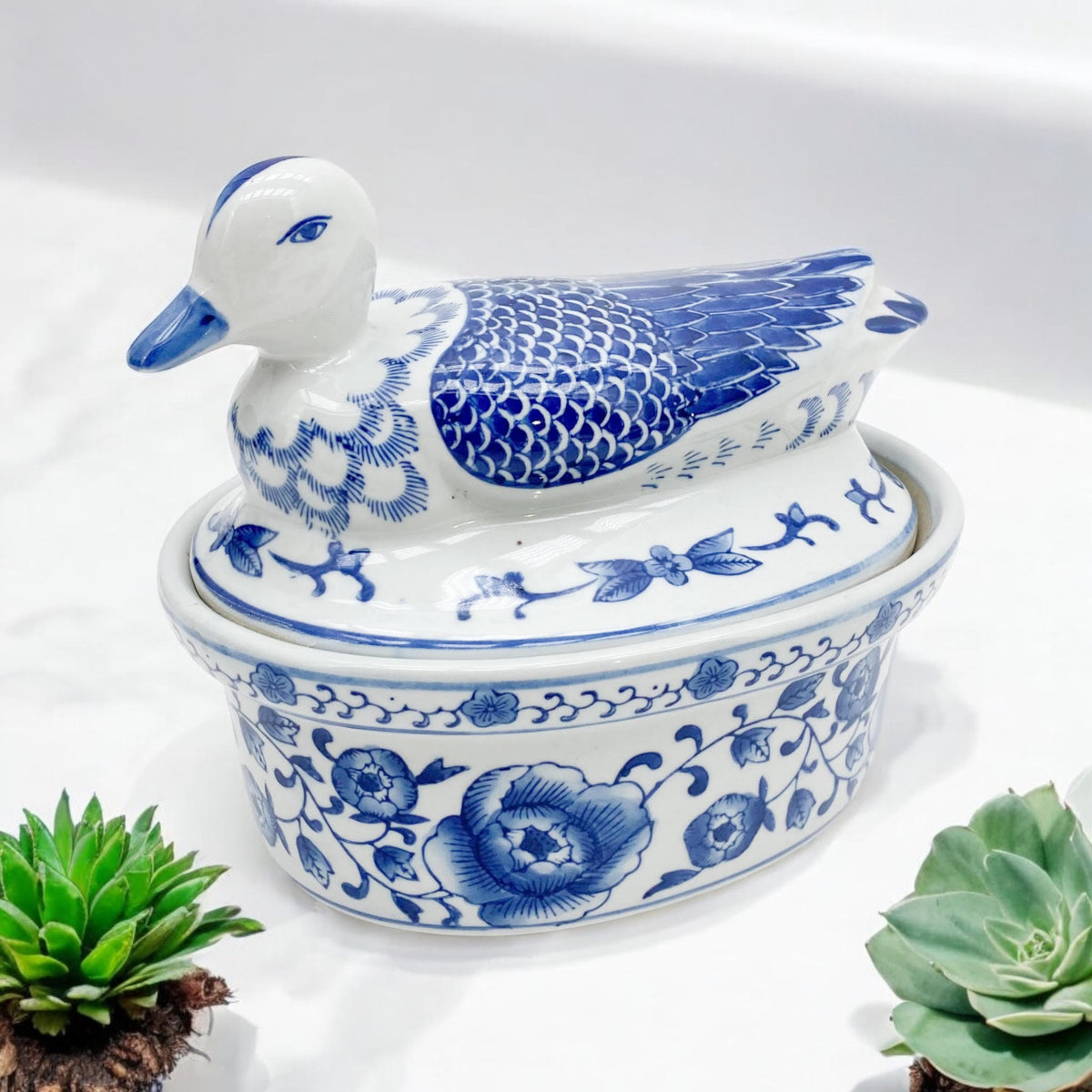 10" CERAMIC BLUE AND WHITE DUCK JAR