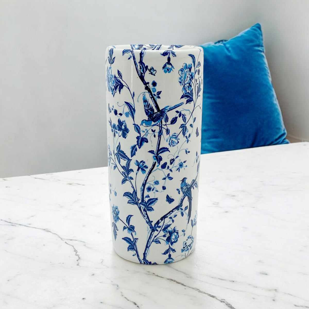 18" ROUND BLUE & WHITE BIRD UMBRELLA STAND